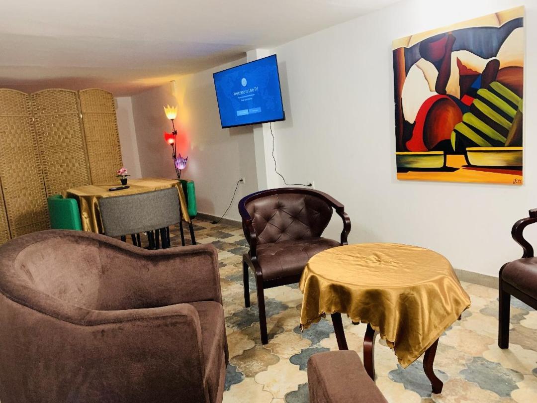 Namaste Hotel & Restaurant Libreville Exterior foto